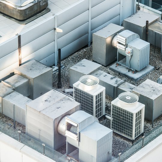 Instalações de HVAC e manutenção PMOC de ar condicionado